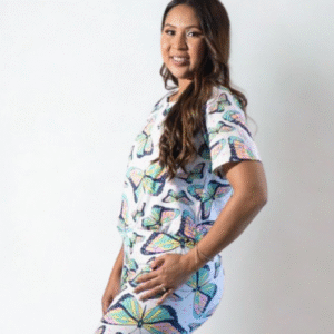 Conjunto de pantalón con blusa, mga corta - mariposas